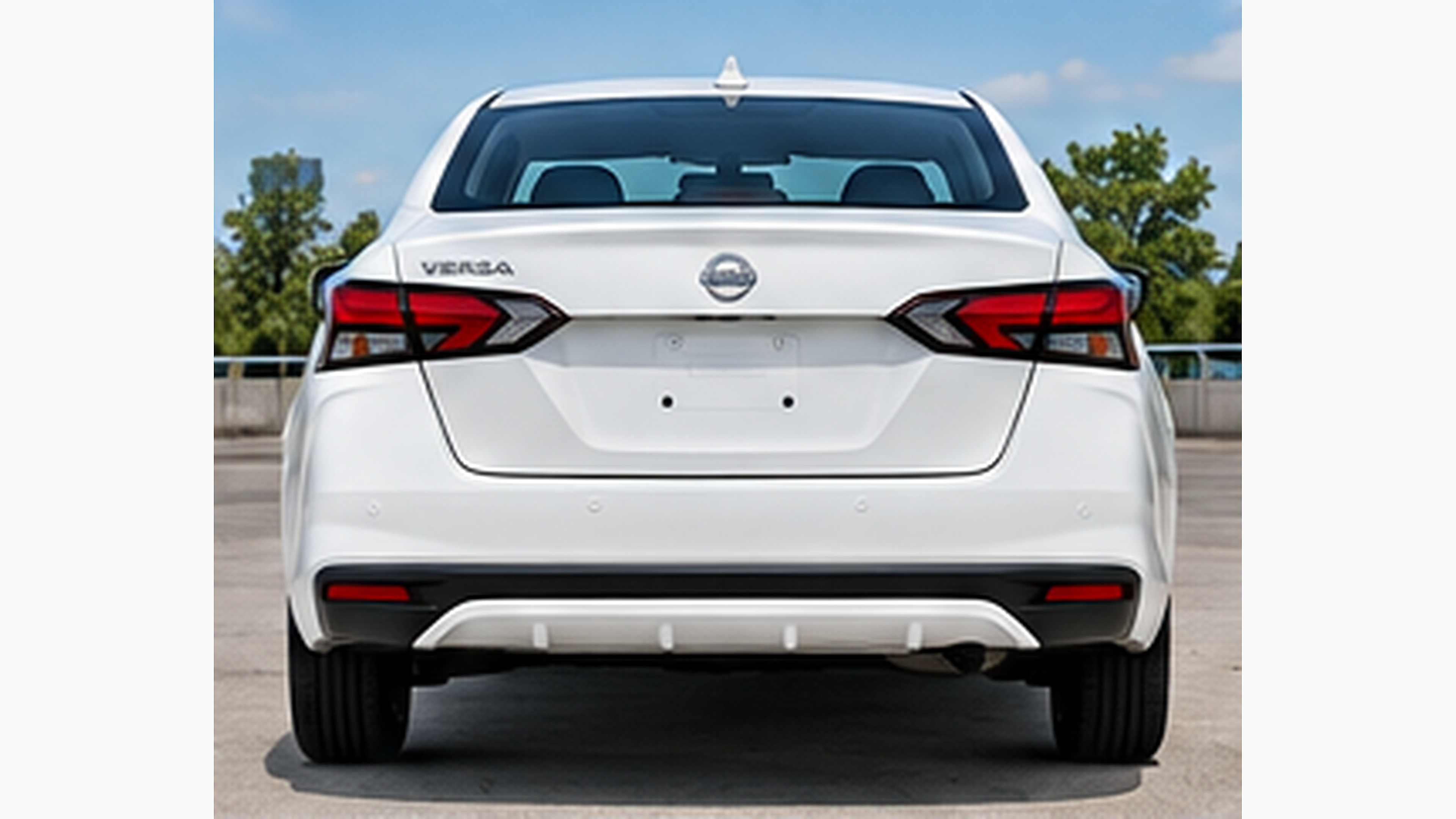 Nissan Versa 2020 White